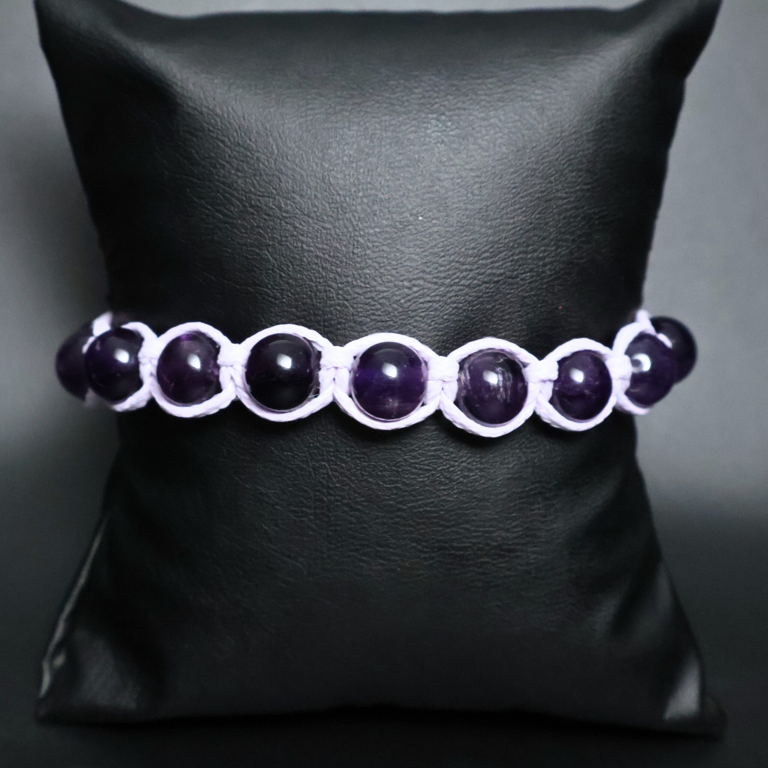 Brățara handmade cu Ametist, reglabilă, sfere de 8mm, pentru protectie, vindecare si intuitie 3 Brățara handmade cu Ametist, reglabilă, sfere de 8mm, pentru protectie, vindecare si intuitie - imagine 2