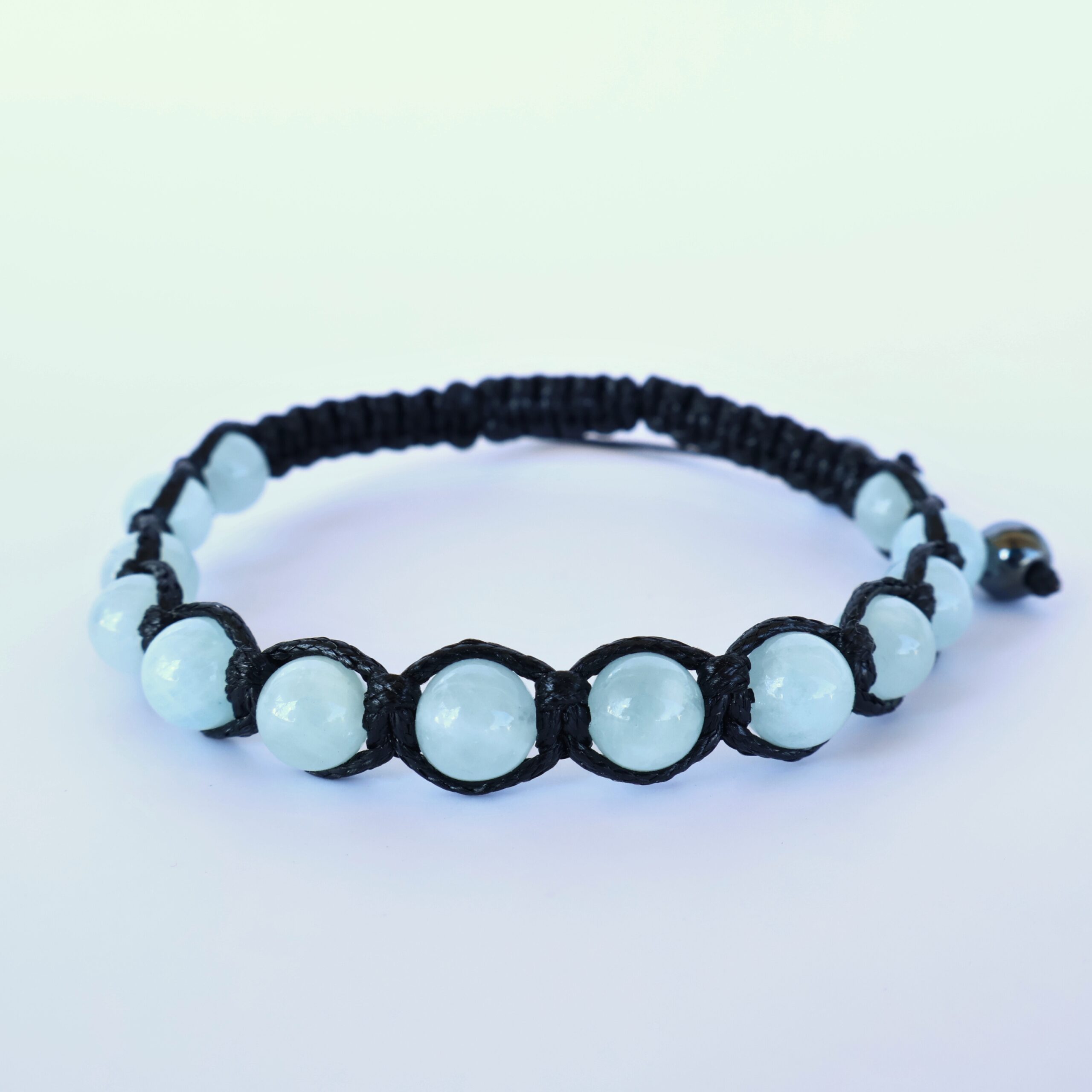 Brățara handmade cu Acvamarin, reglabilă, sfere de 6mm, pentru curaj, încredere și liniște 1 Brățara handmade cu Acvamarin, reglabilă, sfere de 6mm, pentru curaj, încredere și liniște